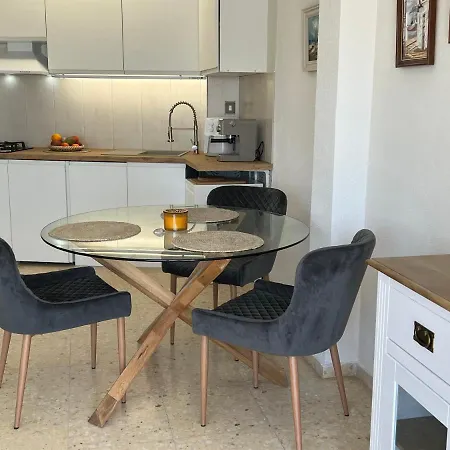 Apartment By The Beach, Sea View *