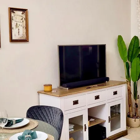 Apartment By The Beach, Sea View *